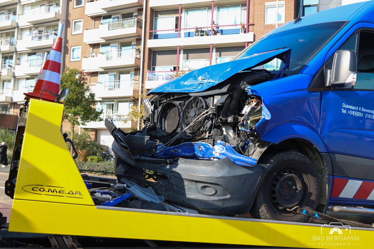 Aanrijding tussen twee bestelbusjes in Beverwijk