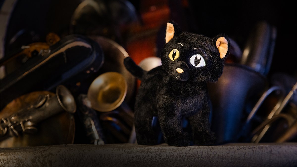 Ontdek de sinistere schatten van de nieuwe souvenirwinkel Dr. Charlatans Kwalycke Zaken! 🕷️ Vanaf 31 oktober vind je hier geluksbrengers, hartversterkers en moedverhogende artikelen die je goed van pas komen tijdens je avontuur in Danse Macabre en het Huyverwoud. Voor de