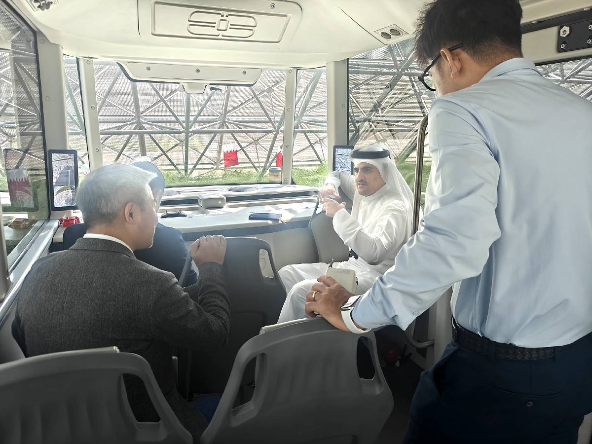 Prospective client Mr.Mubarak AL-Thani visited UISEE at <a href="/QSTP/">Qatar Science & Technology Park</a>. Wu Gansha, the CEO of UISEE , introduced several autonomous driving products of UISEE to him , including autonomous driving delivery vehicle, autonomous driving minibus and autonomous driving patrol vehicle. #uisee