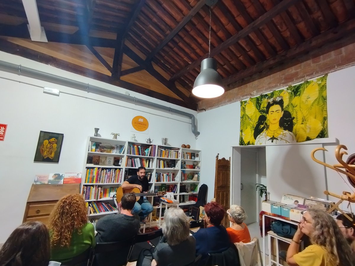 La Caracola Casa Intercultural Llibreria Horta tweet media