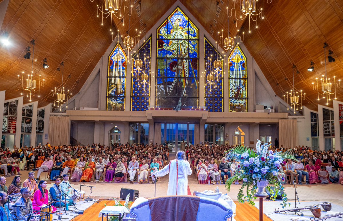 Gurudev Sri Sri Ravi Shankar tweet media