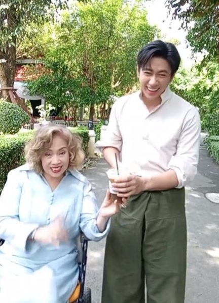 TTO16905374's tweet photo. Cute😁❤
#เรือนโชนแสง
#แจมรชตะ
#JamRachata
#piccrd https://t.co/biq2mZtF2o