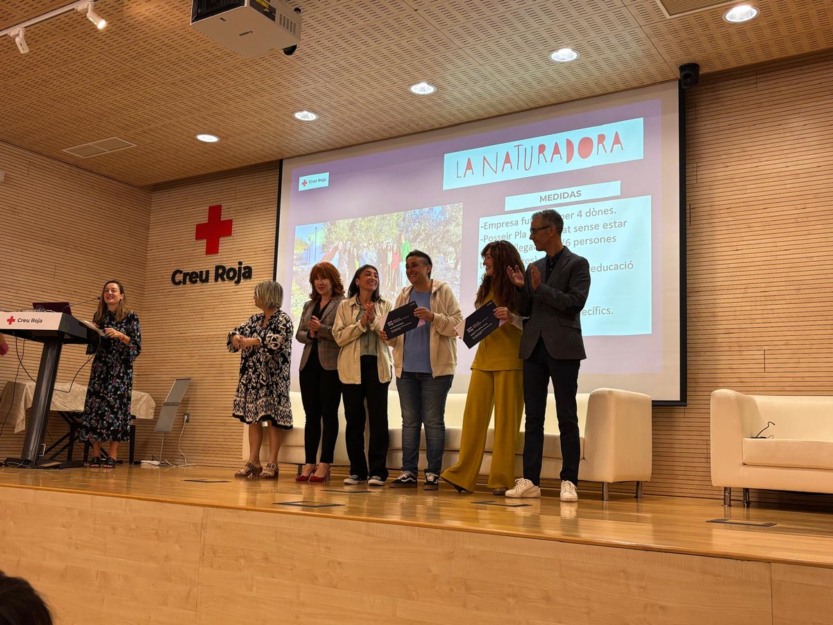creama_org's tweet photo. Hui hem participat en l’entrega del reconeiximent a empreses pel seu treball en igualtat de la Mesa de Igualdad Provincial organitzat per Creu Roja, molt orgulloses d’entregar-li’l a una empresa de la Marina Alta: La Naturadora 
@lanaturadora 
#Cruzroja #igualdad #mesaigualdad https://t.co/VWA1yLaCZl