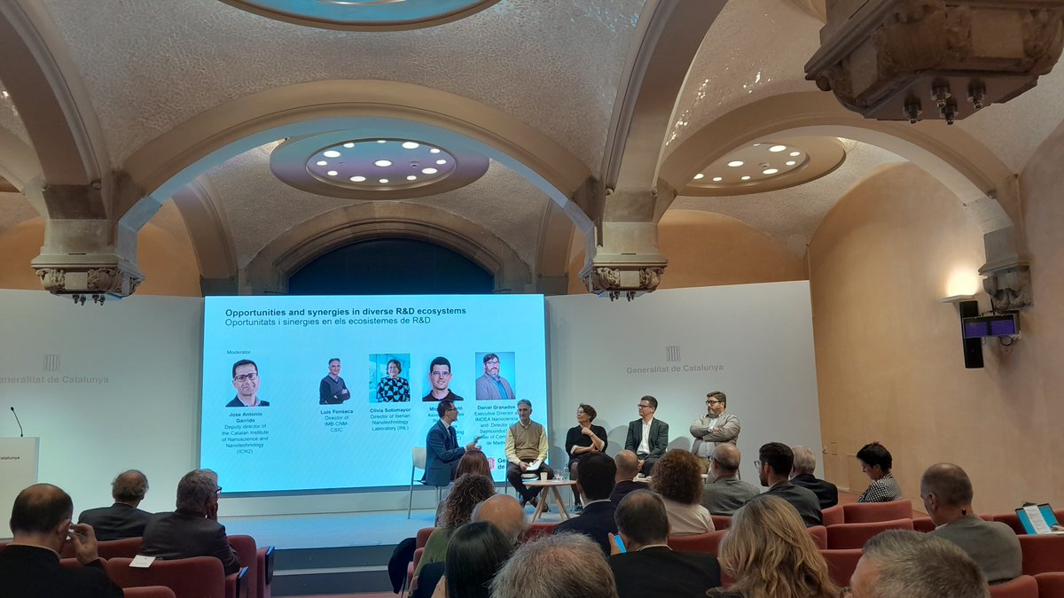 icn2nano's tweet image. 🗣️ ICN2 Prof. Jose A. Garrido has moderated a round table on R&amp;amp;D ecosystems, where speakers agreed that #collaboration is key for the #LabToFab transition, starting within Spain to become #tech leaders at a European level.