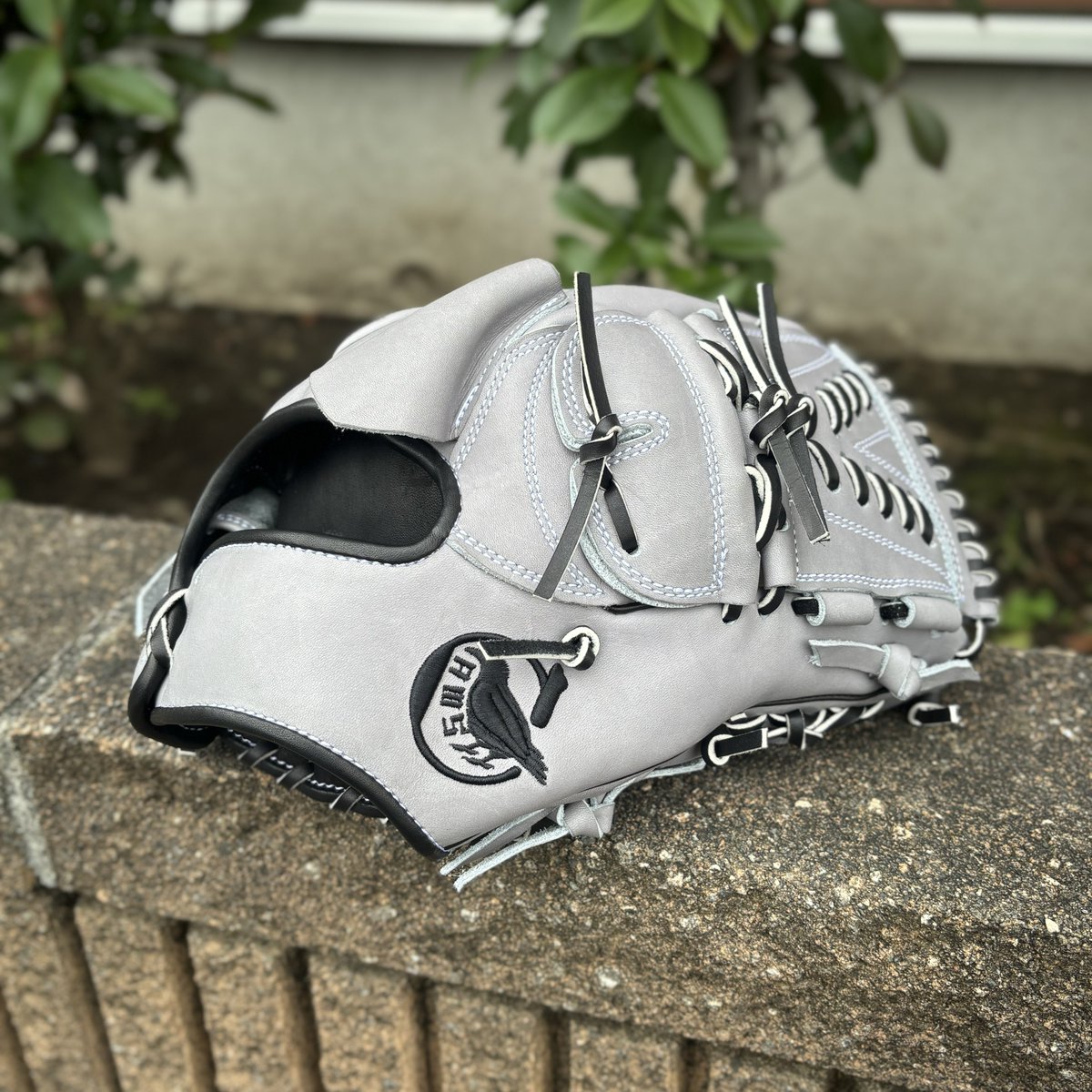 clean_glover's tweet photo. 🐦⬛-NEW GLOVE-🐦⬛
#caws
#REALFORM
モチーフは平成の大投手
@realform_japan
ありがとうございました🐦⬛
※cawsは現在受注を停止しています https://t.co/A4L4ftgkfv