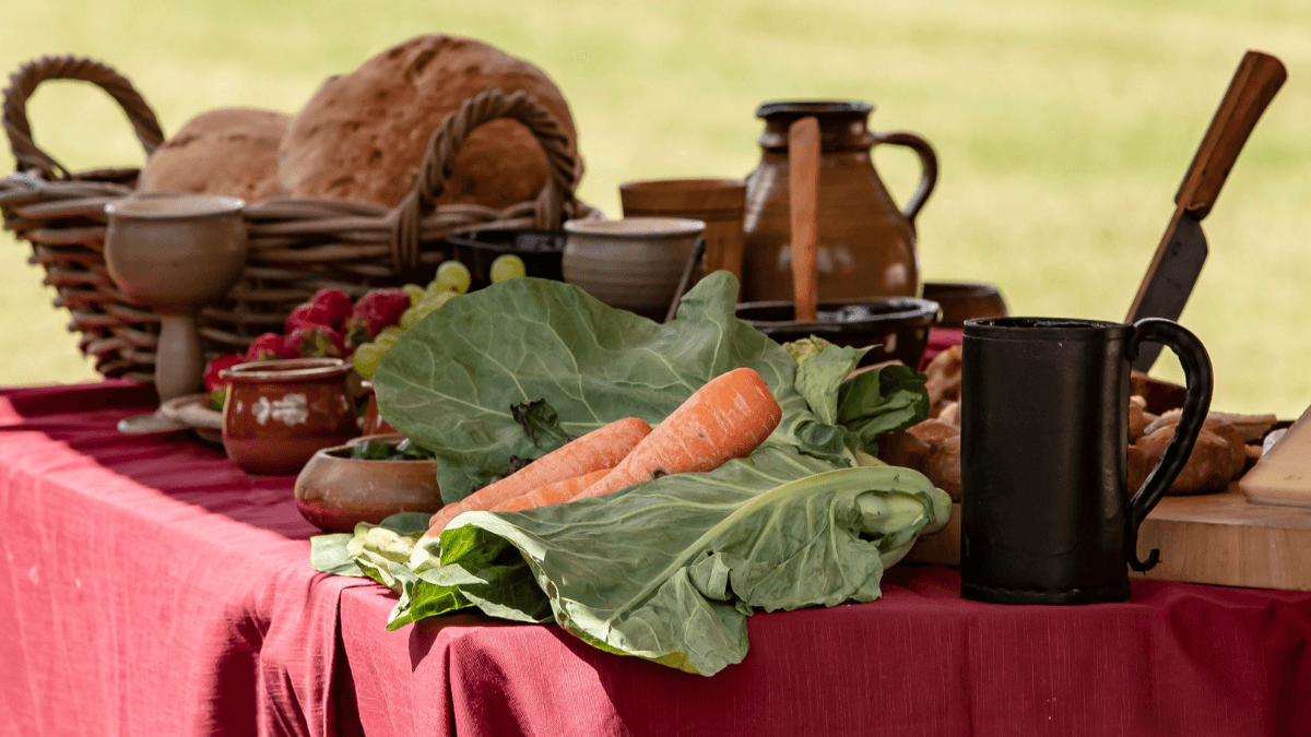 castleloreblog's tweet photo. Medieval Food: What Did People Eat During the Middle Ages? (CastleLore) 🏰🕰️📜
Article: https://t.co/sIECMsZOi5 

#medievalfood #medievaldiet #historylesson #medieval #medievaltimes #middleages #History #medievaleurope #europeanhistory https://t.co/73sQrscoU3