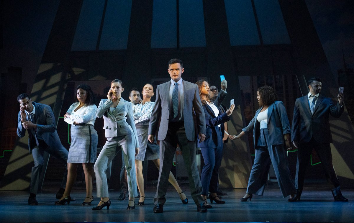 Behindthearras.com tweet media