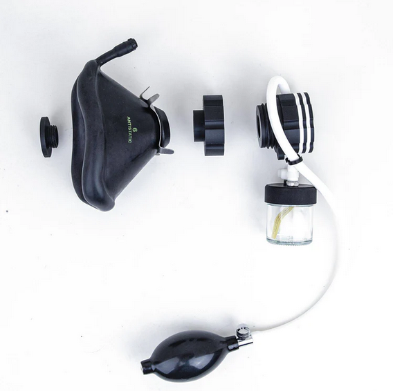 What's this?!👀
Gen.3 REGULATION edition available exclusively from @regulationstore:
✅ Carbon Black
✅ 2x stripes in white
✅ Custom adaptor for Regulation masks
✅Also fits any NATO40 mask
✅Extra endplate included 🥳

Grab your bundle from: regulationpoppers.co.uk/products/slick…

💛