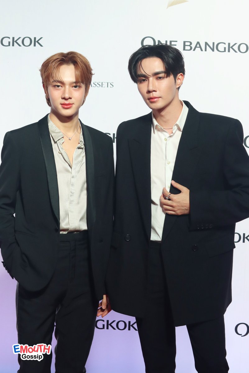 EM_Gossip's tweet photo. เค้ามากันเป็นคู่ หล่อน่ารักไปหมด 🫠🫶🏻
#ซีนุนิว ร่วมเดินพรมแดง ในงานสุดยิ่งใหญ่ เปิดตัว "One Bangkok" แลนด์มาร์กแห่งใหม่ใจกลางกรุงเทพฯ ในธีม "Let Our Hearts Beat as One" 🎉 🌳

ZeeNuNew At ONE BKK
#OneBangkokXDMD #วันแบงค็อกxซีนุนิว
#ZeePruk #NuNew #ZeeNuNew
#OneBangkok #TheHeartOfBangkok 
#LetOurHeartsBeatAsOne