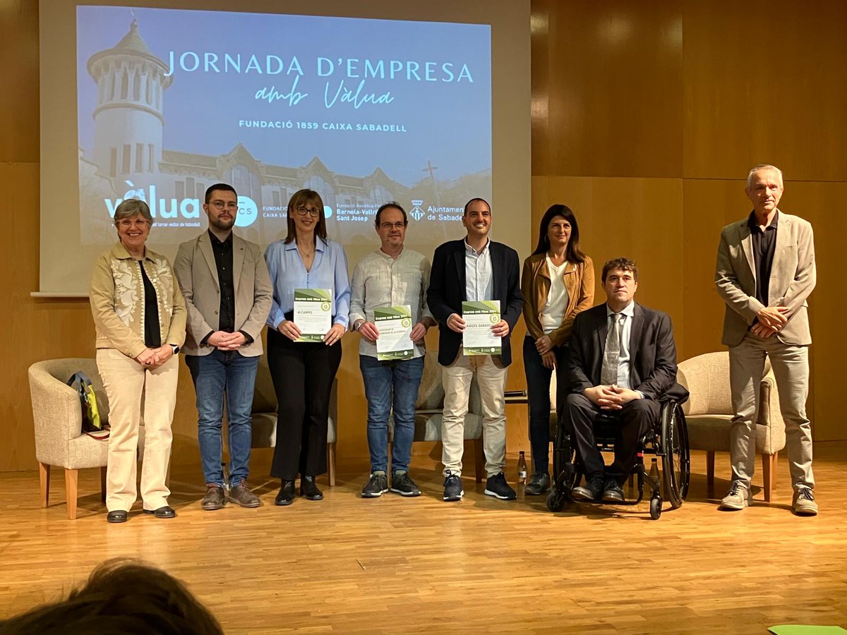 El Tercer Sector de #Sabadell, agrupat a la <a href="/PlataformaValua/">PLATAFORMA VÀLUA</a>, ens ha lliurat el guardó d'Empresa amb Vàlua en reconeixement del nostre compromís amb la inclusió social

Un honor poder teixir aliances amb les entitats socials per millorar la vida de les persones!

#SBDambVàlua2024
