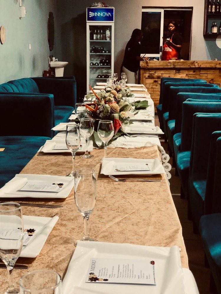 📍🇨🇲 Restaurant Le Continent Grillade. 
Bon plan rapport qualité prix au top. 

📍Douala, Makepe Rhône Poulenc, derrière Afriland First Bank

📞 670 410 070 / 691 229 574
<a href="/continentgrill/">Le Continent Grillades & Saveurs🍗🍹.</a> 🚀