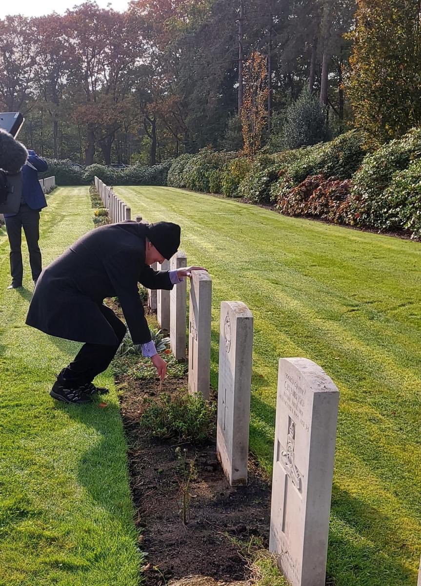 This morning we went to the British war cemetery in Bergen op Zoom along with the families of the soldiers who fought for the liberation of Walcheren.
It's been 80 years this month...we will remember them.