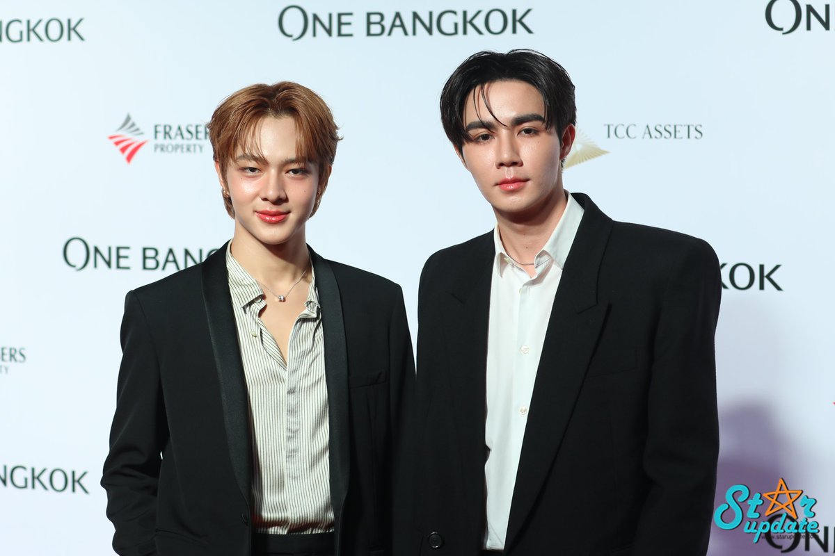webstarupdate's tweet photo. หล่อน่าร้าก "ซี-นุนิว" ร่วมเดินพรมแดงในงานเปิด วัน แบงค็อก แลนมาร์คใหม่ใจกลางกรุงเทพฯ อย่างเป็นทางการ 
#ZeeNuNew #ซีนุนิว
#ZeePruk  #Nunew
#วันแบงค็อกxซีนุนิว
#OneBangkokxDMD
#OneBangkok #TheHeartOfBangkok #LetOurHeartsBeatAsOne #OneBangkokPeople https://t.co/ryl9GOMAN8