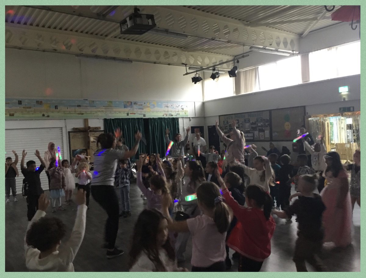 What a brilliant night we had yesterday for our PTA disco! 🕺🏾💃🏼🪩 Thanks so much to our brilliant PTA and Mr Duncan for organising! More photos on this thread.  (1/3)