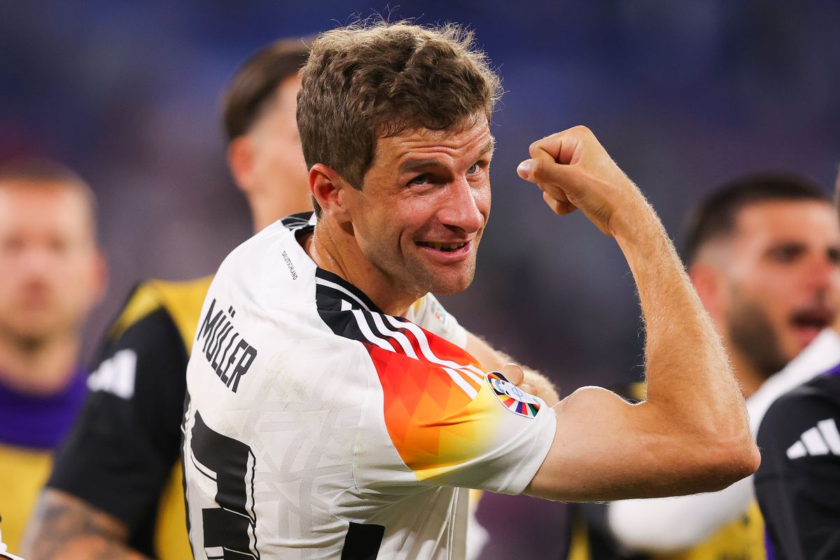 Watching Thomas Müller still bossing the game in his 30s shows why experience matters. He’s truly a Raumdeuter like no other #ThomasMüller #FußballIntelligenz