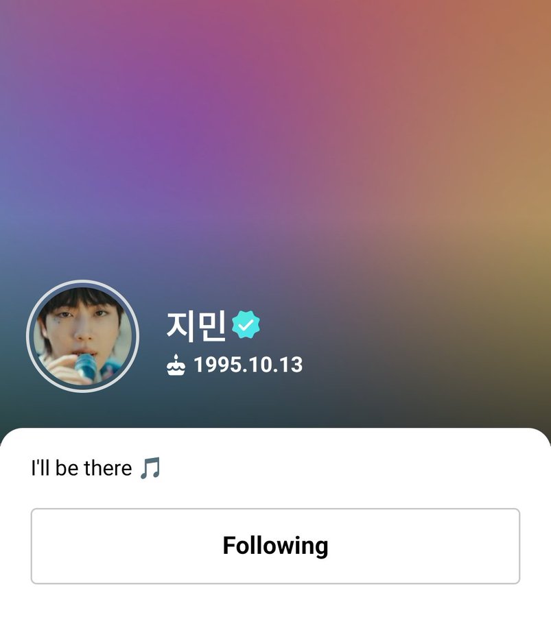 mhereonlyforbts's tweet photo. YOU ARE TELLING ME JIMIN CHANGED AFTER 2 YRS HIS WEVERSE PFP WITH SEOKJIN WITH ANOTHER SEOKJIN PIC AND IN THE BIO 'ILL BE THERE' FOR SUPPORT HIS HYUNG?!??! IM NOT CRYING YOU ARE🥺😭 https://t.co/l2de8FDxKp