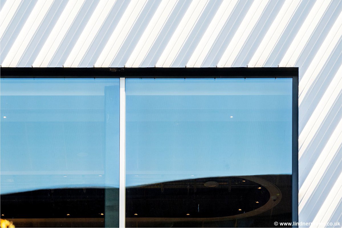 Aviva Studios🎵🎤

A flagship project in our portfolio that won the 'Sheeting and Cladding' Category at the NFRC Roofing Awards 2024 in addition to featuring in TIME's list of the 'World's Greatest Places' of 2024. 

#FactoryInternational #ManchesterMusic #Innovation