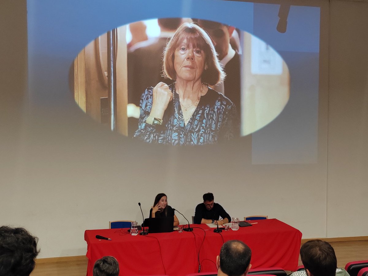 El día de ayer terminó con una interesantísima conferencia en el CERPA organizada por la <a href="/UNED/">UNED</a> de <a href="/ASantesmases/">Andrea García-Santesmases</a> sobre Feminismo, cuerpo y política sexual.