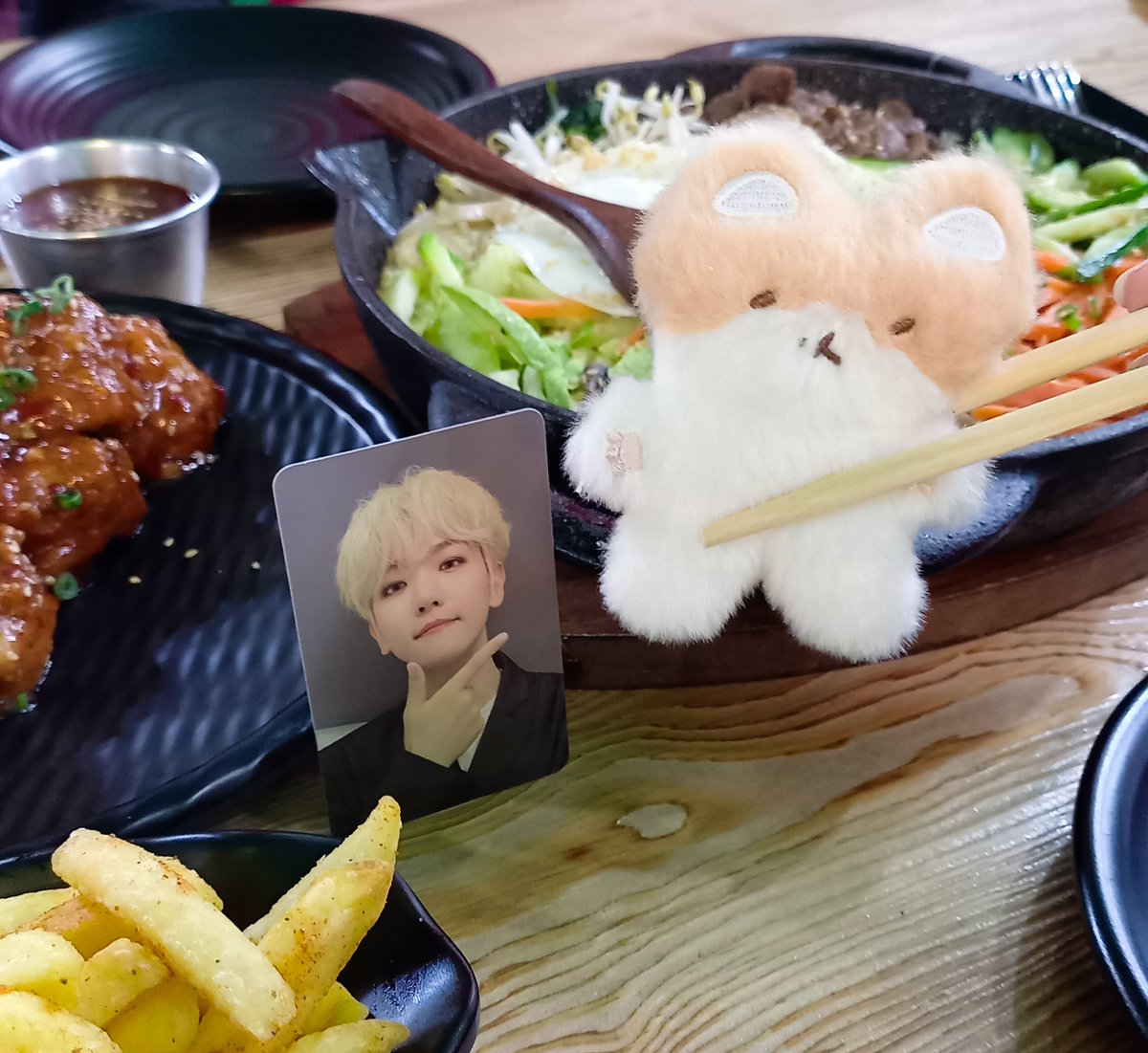 빽현아
오늘 뭐 먹었어? 👀
<a href="/B_hundred_Hyun/">Baekhyun_EXO</a>