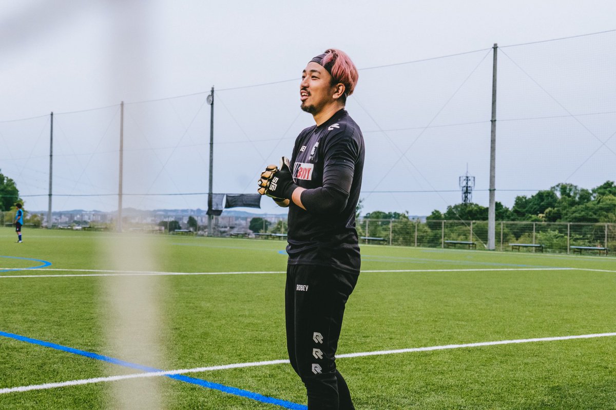 GiantKazuki9's tweet image. 本日10/25はジャイアントの誕生日🤙
いつも応援してくれてる皆さんへ感謝の企画🔥
私が愛用しているSJSGoalkeeping @SJSGK_Japan のグローブをサイン入りで1名の方にプレゼント🎁

※応募方法※
①@GiantKazuki9と@SJSGK_Japan のアカウントをフォロー。
②このツイートをRT

応募は明日23:59まで！