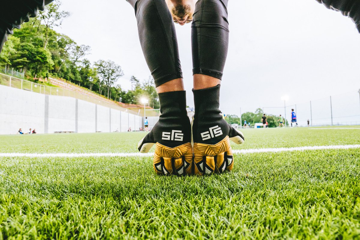 GiantKazuki9's tweet image. 本日10/25はジャイアントの誕生日🤙
いつも応援してくれてる皆さんへ感謝の企画🔥
私が愛用しているSJSGoalkeeping @SJSGK_Japan のグローブをサイン入りで1名の方にプレゼント🎁

※応募方法※
①@GiantKazuki9と@SJSGK_Japan のアカウントをフォロー。
②このツイートをRT

応募は明日23:59まで！