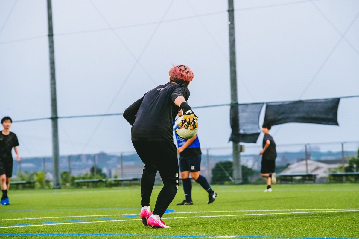 GiantKazuki9's tweet image. 本日10/25はジャイアントの誕生日🤙
いつも応援してくれてる皆さんへ感謝の企画🔥
私が愛用しているSJSGoalkeeping @SJSGK_Japan のグローブをサイン入りで1名の方にプレゼント🎁

※応募方法※
①@GiantKazuki9と@SJSGK_Japan のアカウントをフォロー。
②このツイートをRT

応募は明日23:59まで！