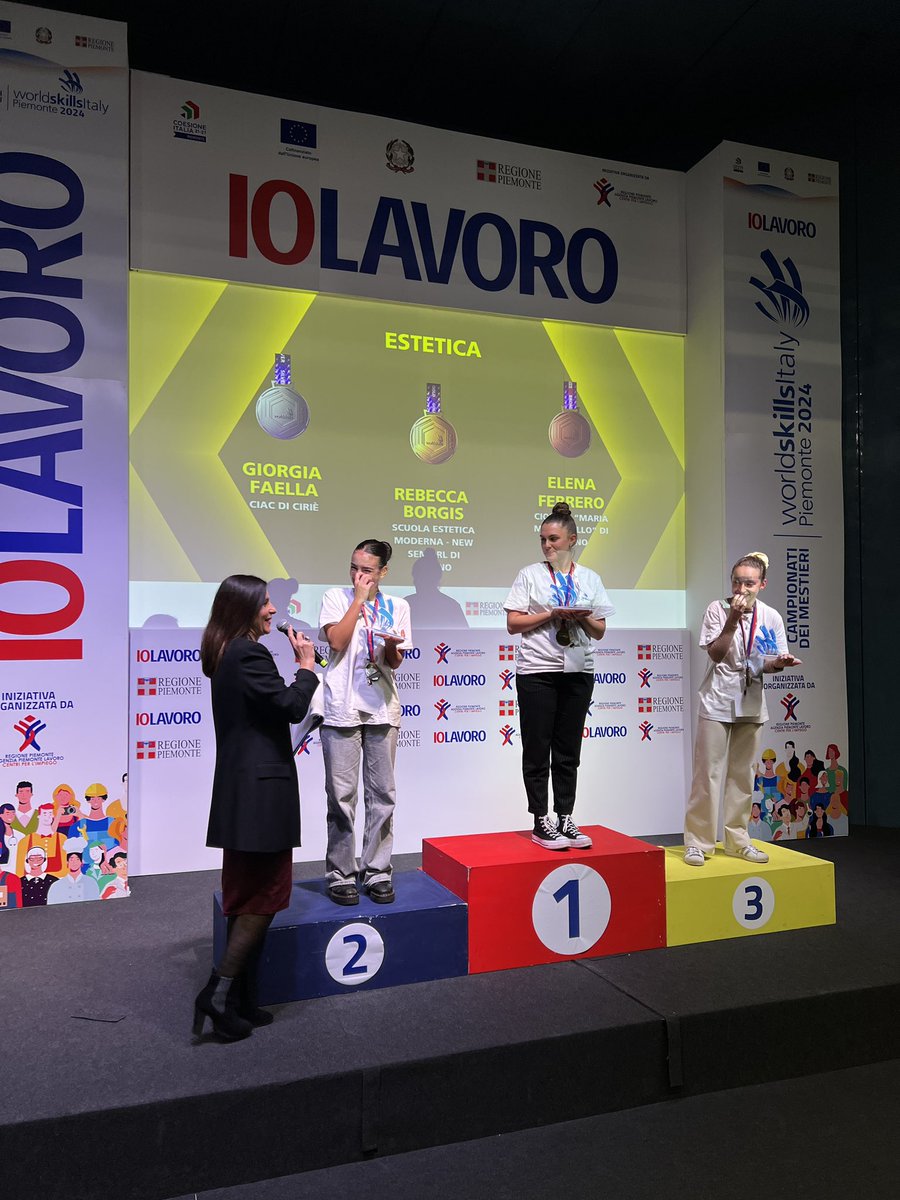 maritaballesio's tweet photo. @IOLAVORO Cerimonia di premiazione @WorldSkills @regionepiemonte #myjob https://t.co/5brD0qCbAQ