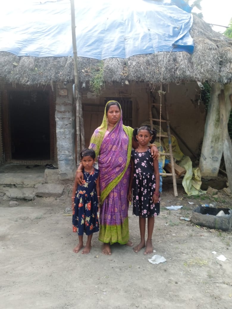 KailashCha77049's tweet photo. Sir An widow women named Damayanti Roul W/O-✓Gopinath Roul  having two girl child from Amaria agnipur village ,Block -Khiara,Dist-Balasore facing too much problem .Her home has been fully destroyed By the Cyclone DANA .Kindly take necessry action . https://t.co/oAbX5hcrJm