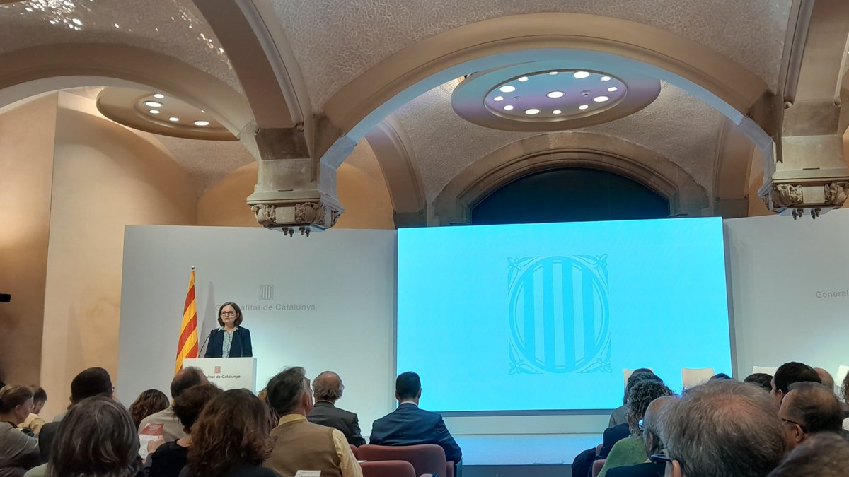 icn2nano's tweet image. 🗣️ La Directora de Stratègia de l&apos;ICN2, Margarita Navia, està donant la benvinguda a l&apos;esdeveniment &quot;Accelerant la transició #LabToFab de tecnologies de #semiconductors&quot;.    

📺Segueix la jornada aquí: youtube.com/watch?v=hSmq34…

@catalangov / @recercauniscat