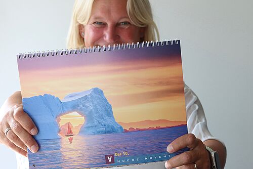 ✨ Seit 30 Jahren begleitet uns der „Andere Advent“-Kalender durch die Vorweihnachtszeit und will Mut machen und Hoffnung schenken. 🕯️ nordkirche.de/nachrichten/na…