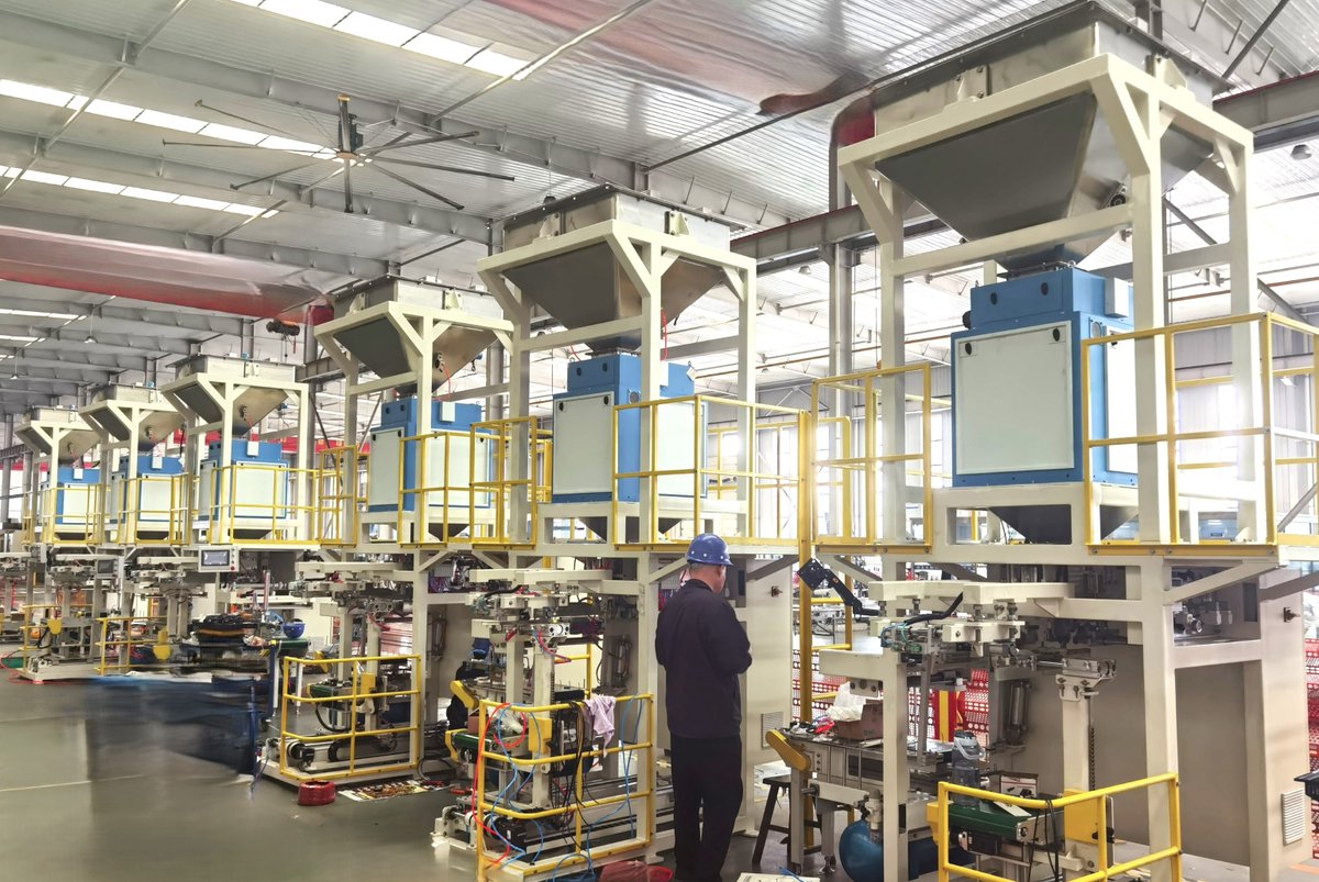 GMweighing_'s tweet image. General Measure&apos;s bagging scales are perfectly embedded in the client&apos;s machines for packing rice, grain, fertilizer, and plastic pellets.
#packingmachine #baggingmachine #baggingscale #netweigher #GeneralMeasure