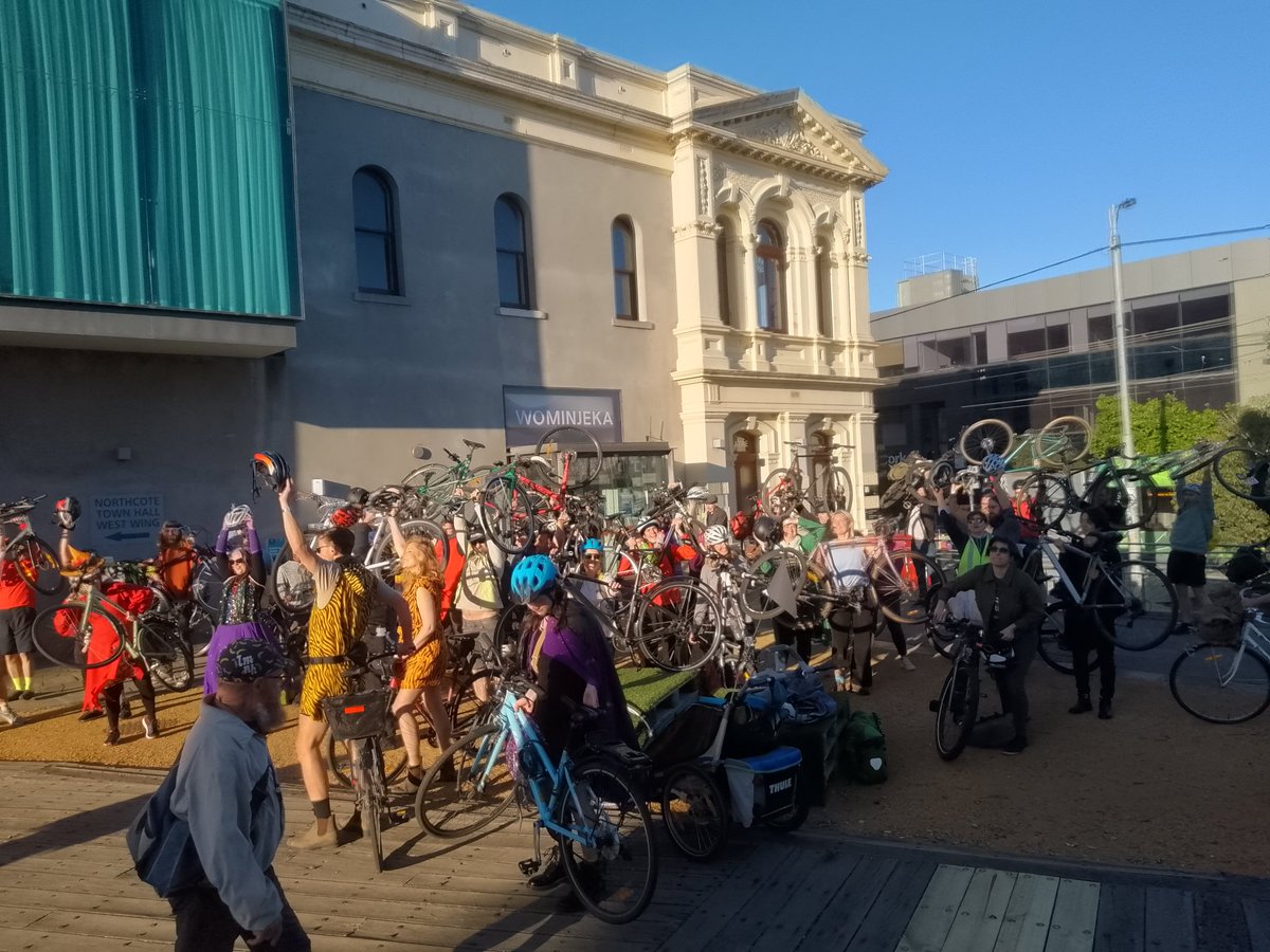 Ending this evenings ride with the traditional Critical Mass bike lift at Northcote Town Hall. Thank you, welcome to Northcote and safe streets for everyone criticalmass.melbourne 💕