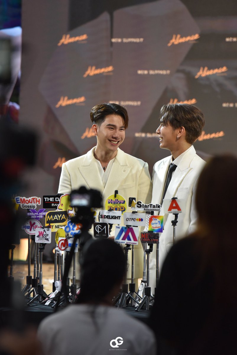 quantumgrande's tweet photo. Press Conference Moments (2)

ABSENCE MEW SINGLE

#MewPressconAbsence
#Absence #ช่องว่างหัวใจ 
#MewSuppasit #มิวศุภศิษฏ์
#Tul_Pakorn #ตุลย์ภากร 
#MewTul #มิวตุลย์ https://t.co/pfw0p6qXaR
