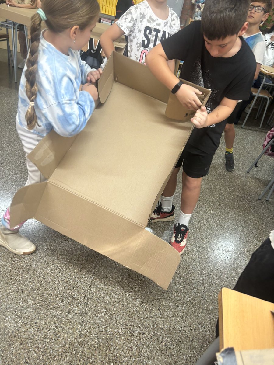 Comencem les maquetes de la nostre SdA  Detectius culturales: Seguim el rastre dels romans 
#pensamentcritic