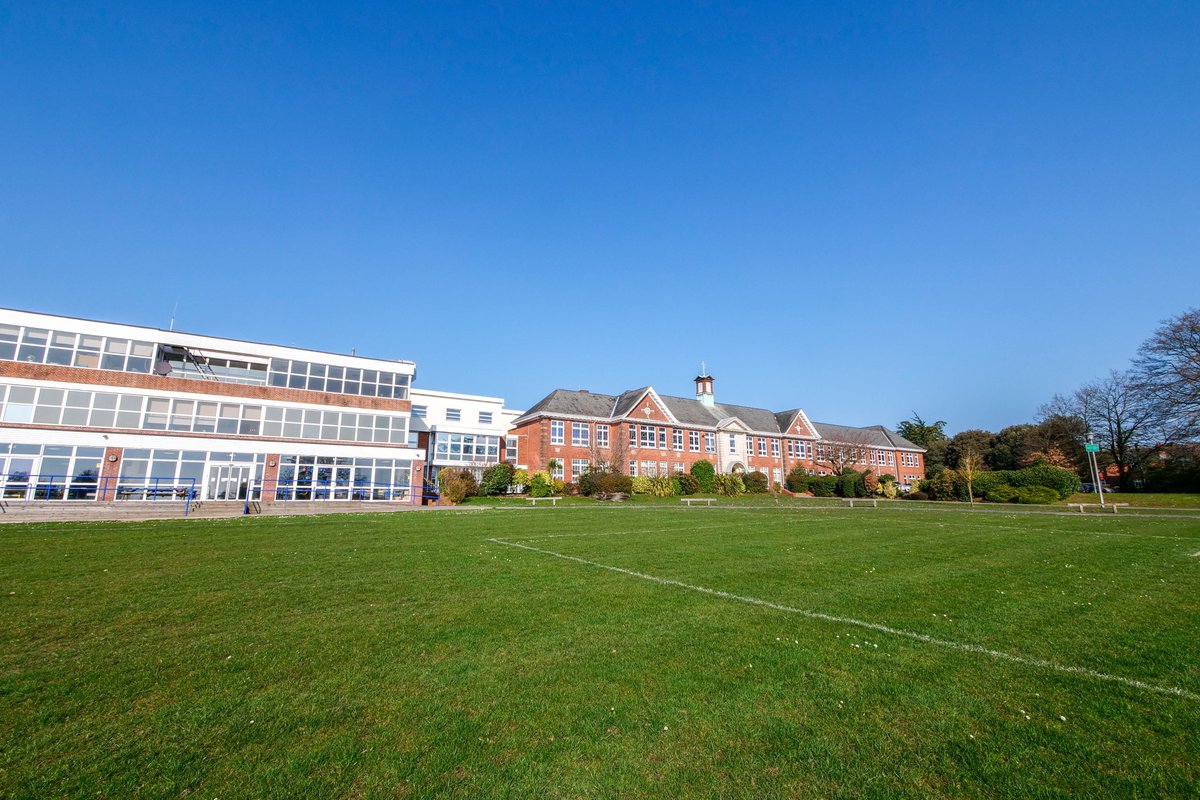 ItchenInter's tweet image. Discover Itchen this half term. 🤯

Study smarter, focussing on a maximum of five subjects 😎

80 subjects, 50 enrichments 🤩

Full support with university applications 👩‍🎓👨‍🎓

Memories and lifelong friendships 💖

Time for a fresh start?

Apply now for A Level!

#StudyAbroad