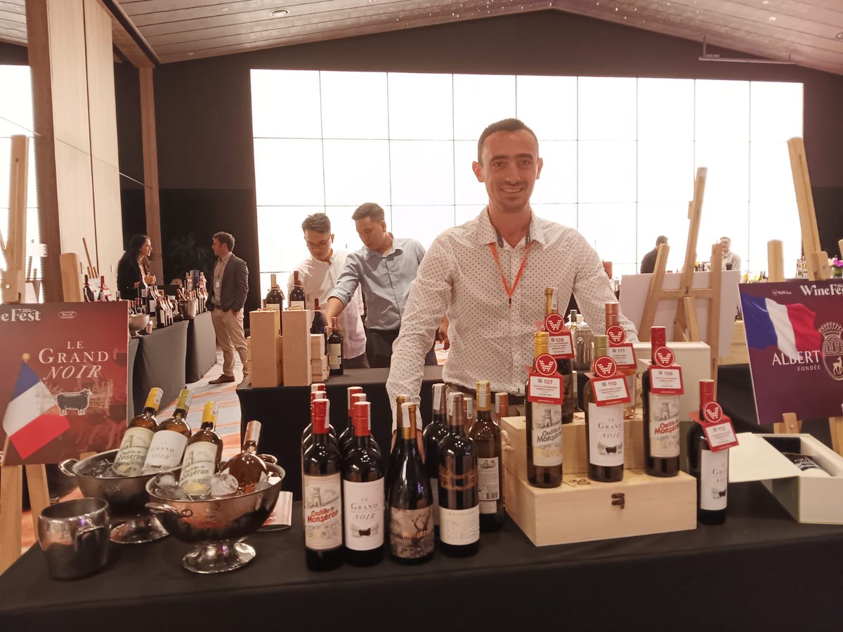 legrandnoir's tweet photo. First day of the WineFest in Hanoi with our Vietnamese partner We Wine / DALOC 📷

#legrandnoirwines #wewine #winefest #vietnam #daloc

https://t.co/MDwr5ELdMT https://t.co/OSYrzBugy0