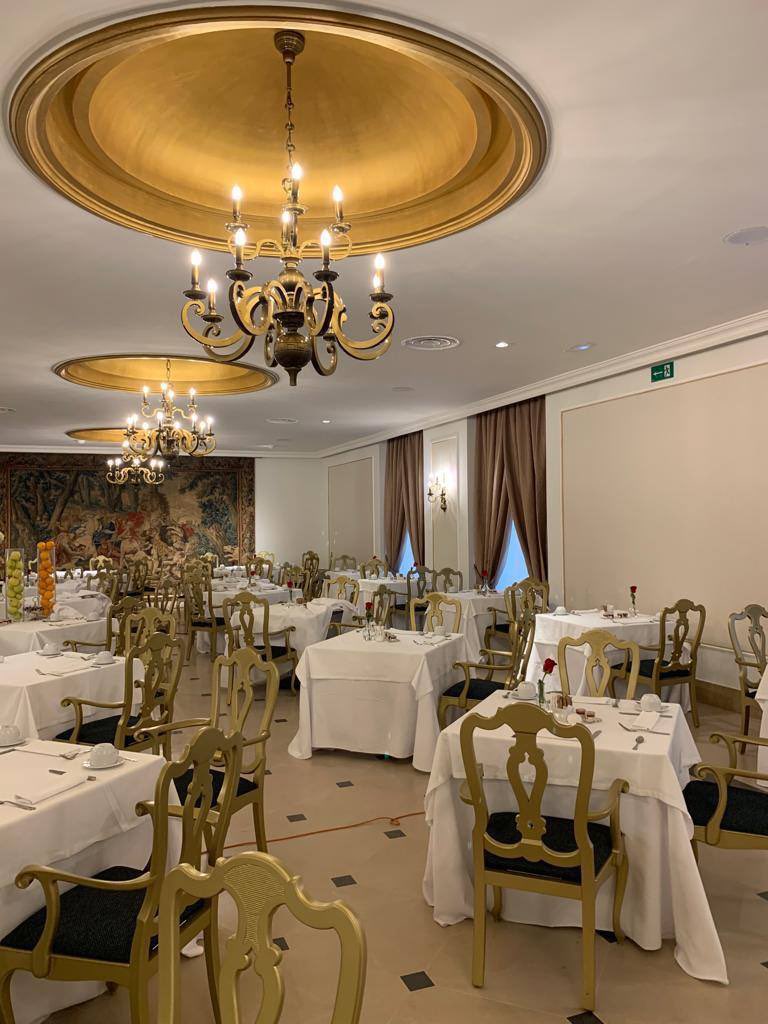 PERALTE_AS's tweet image. El desayunador del #HoteldeLaReconquista cobra especial protagonismo en la semana de los Premios  Princesa de Asturias. 
Rehabilitado por #Peralte con proyecto de #lumoarquitectos 

#Oviedo  #hotel #rehabilitación #rememorandotrabajos