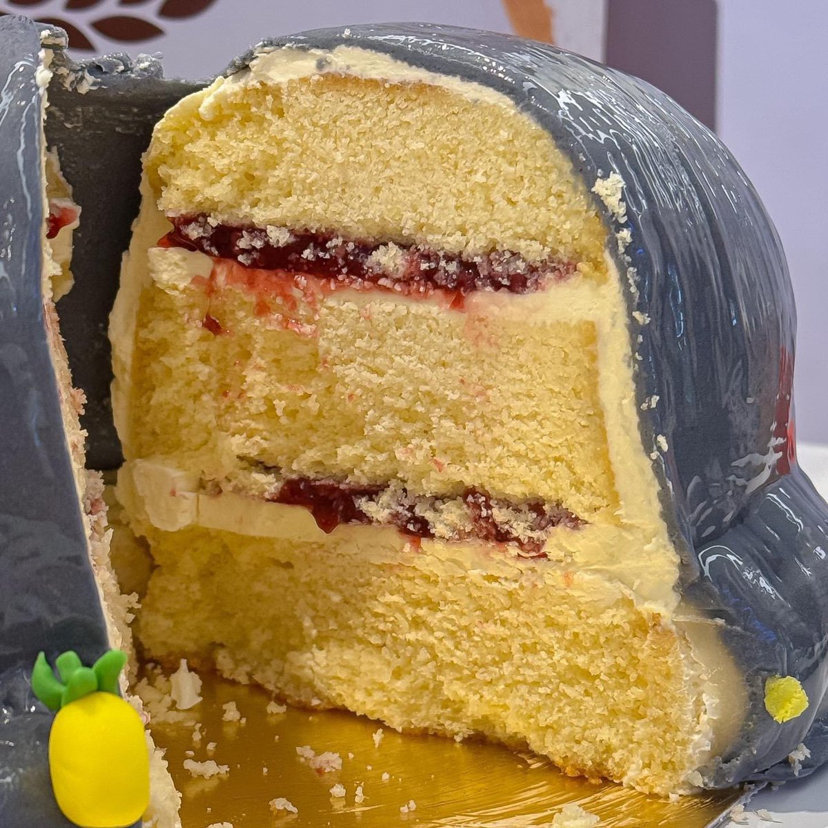 kinnhom's tweet image. หมูเด้งฟีเวอร์มาแรงมาก 🦛  The Baker ก็พร้อมจัดให้กับทุกคนที่อยากสั่งทำเค้กตามใจตัวเอง ✨Customised Cake ✨ จะทำหมูเด้งสุดน่ารักแบบนี้หรือเค้กดีไซน์อื่นๆก็ได้เหมือนกัน! #TheBaker #CustomisedCake