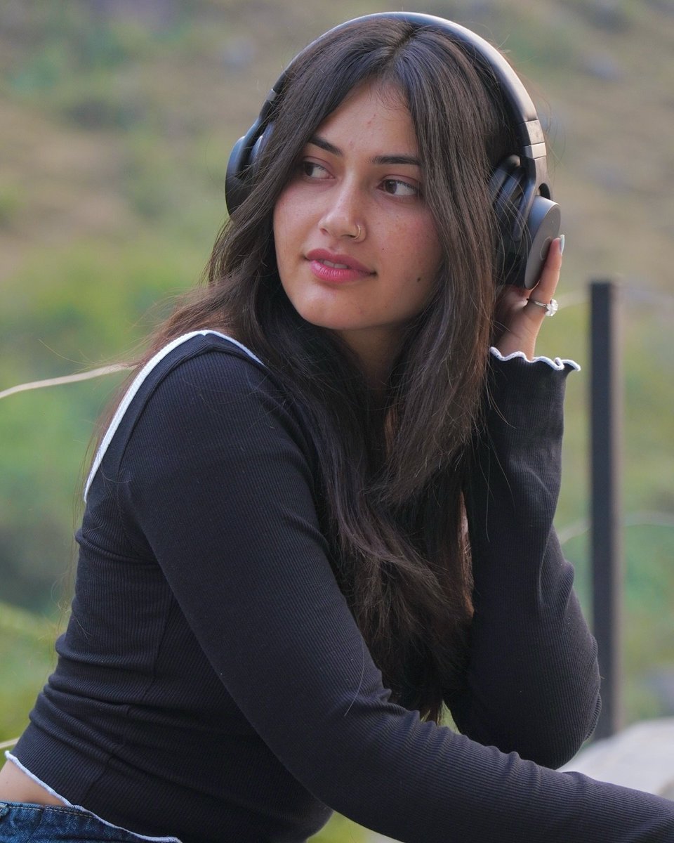Life and love go on, let the music play.🎸🎧🎻