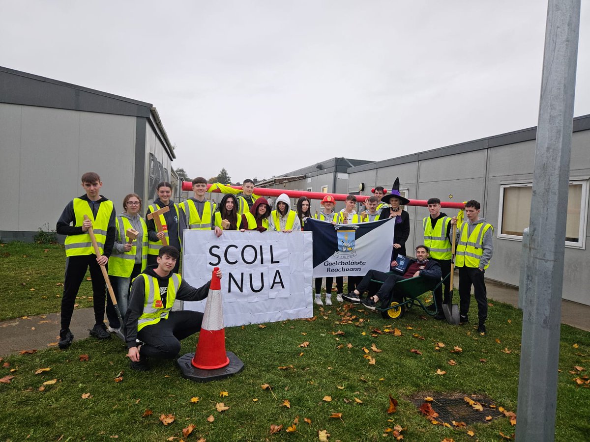 GCReachrann's tweet photo. When ART imitates LIFE. After 23 years waiting, the students have decided that it's time they started building a new school themselves...🏗👷‍♀️@ddletb @Education_Ire @NormaFoleyTD1 https://t.co/9eAB9dkcFL