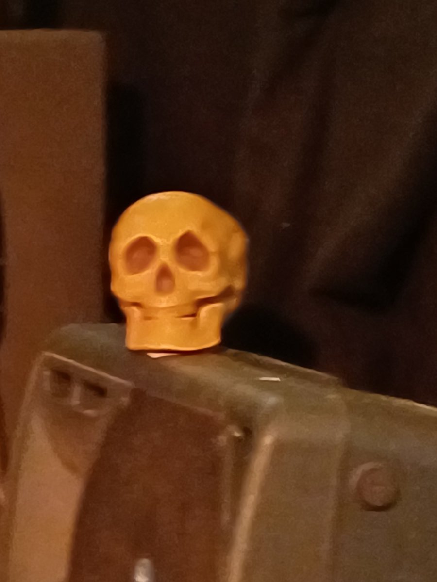 Gorgeously spooky night <a href="/OOYH_poetry/">Out of Your Head!</a>! If anyone knows how to make an excellent, chilling event, it's <a href="/amylangdown_/">Amy Langdown</a> and <a href="/LewisBrownPoet/">Spooky Poem Guy</a> 👻🎃🦇
