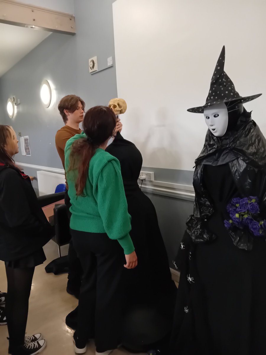 Young people from Evolve group working in partnership with resettlement team excited about planning their Halloween party at Foxbar Youth Drop In 👻 🎃