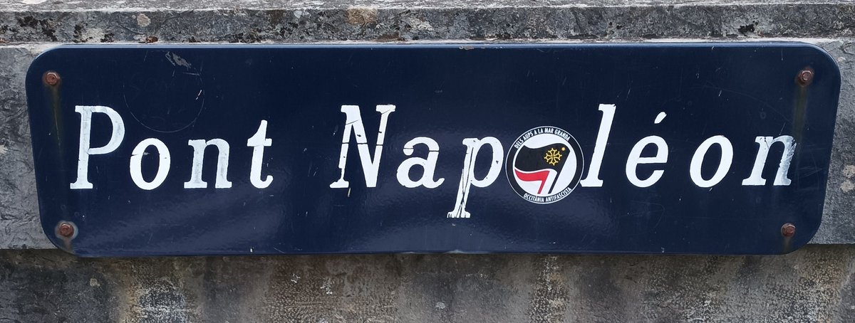 Le pont Napoléon à Luz-Saint-Sauveur.(65) <a href="/eug1979/">eOnomast</a> <a href="/SFOnomastique/">Société française d'onomastique</a> @LarrereMathilde