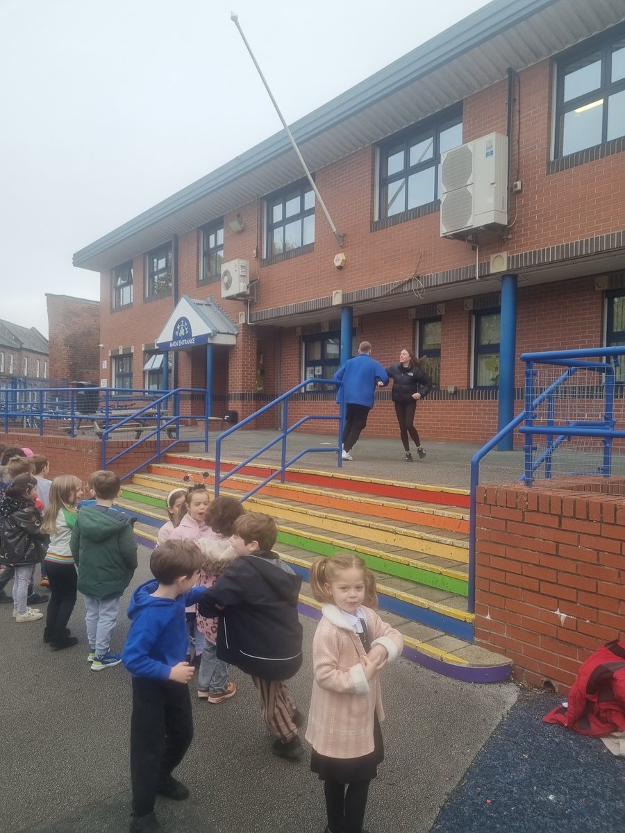 st_michaels_ham's tweet photo. What a start to the day?! A whole school boogie-we are raising money for @ZoesPlaceLiv whilst having a lot of fun!💃🕺😁 #Friday_Motivation #SMITHrocks https://t.co/iZBW4qLGol