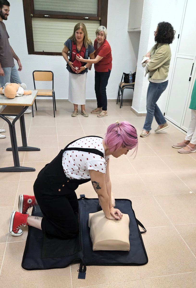 Victoria García Moret (@vgmformacion) on Twitter photo 🚀Finalizado el curso de Primeros Auxilios, impartido por mi compañero <a href="/JorgeLizandra/">Jorge Lizandra</a>, en el centro educativo Aula 3. Me emociona y admiro por ello, los centros que se preocupan por su alumnado, como en este caso, atención ante cualquier problema de salud
vgmformacion.com 🚀Finalizado el curso de Primeros Auxilios, impartido por mi compañero <a href="/JorgeLizandra/">Jorge Lizandra</a>, en el centro educativo Aula 3. Me emociona y admiro por ello, los centros que se preocupan por su alumnado, como en este caso, atención ante cualquier problema de salud
vgmformacion.com