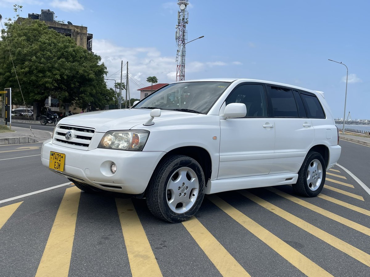 autoclass_tz's tweet photo. TULIAGIZA KUTOKA JAPAN  NA IMEFIKA SALAMA TAYARI KWA KUMKABIDHI MTEJA WETU 

TOYOTA KLUGER (2005)

KARIBUNI  MUAGIZE NASI MAGARI MAZURI KWA BEI NAFUU SANA 

TUNAPATIKANA POSTA MTAA WA SAMORA, JENGO LA SALAMANDER(GSM) GHOROFA YA 7
☎️📞 0738297649 
@autoclass_tz @autoclass_tz https://t.co/CASPVqASWL