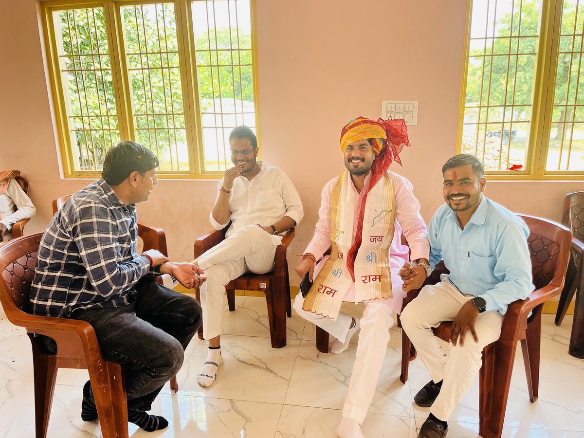 GIRRAJLOVEVANS1's tweet photo. भारतीय जनता युवा मोर्चा ज़िला अध्यक्ष भैया @Kp_Panwar3 जी के जन्मदिन के अवसर पर युवा मोर्चा के साथियों के साथ शुभकामनाएँ प्रेषित की !

#girrajlovevanshi https://t.co/foT3B5Tmfu