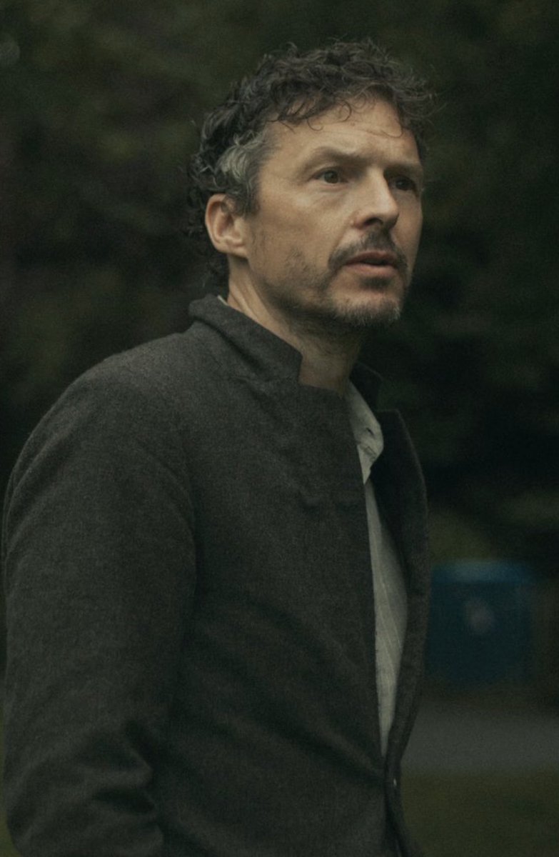 Leveller by @richclem

Listen now on Bandcamp richardclements.bandcamp.com/track/leveller

Original Music &amp; Sound Design @richclem

A poem that encapsulates what writing has meant to me over the last few years….

#thestorymakersproject #storytelling #poetry #newpoems #newwriting #newmusic