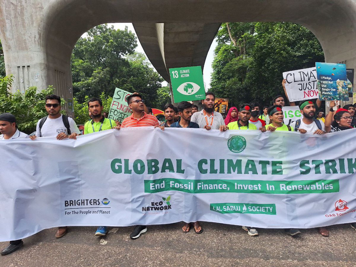End Fossil Finance, Invest In Renwables🇧🇩💚

#ClimateCrisis 
#ClimateJusticeNow 
#Endfossilfinance