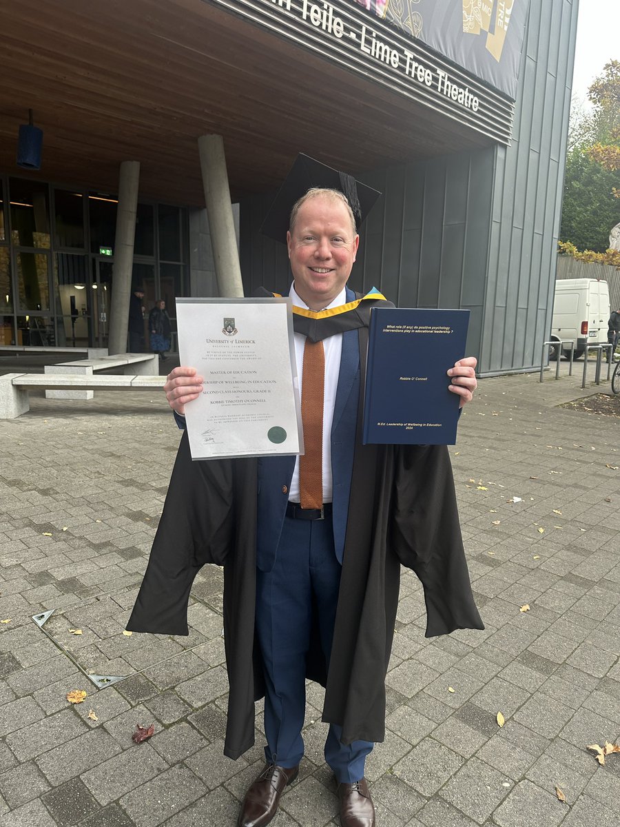👨🏻‍🎓Yesterday , I was honoured to graduate from Mary Immaculate with a Master of Education in the Leadership of Wellbeing .
This journey has been both challenging and rewarding. #MICGraduation